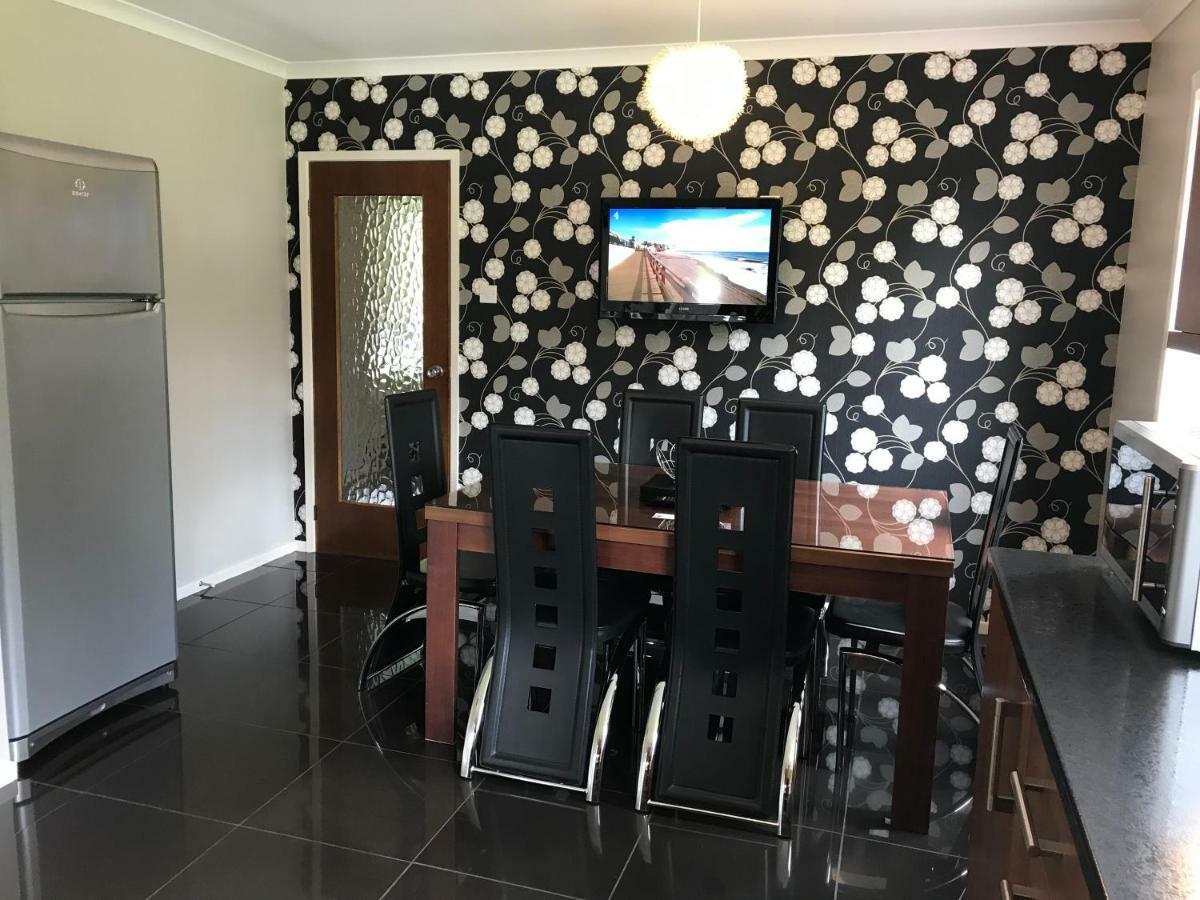 Clover Holidays - Cliff View Perth Exteriör bild